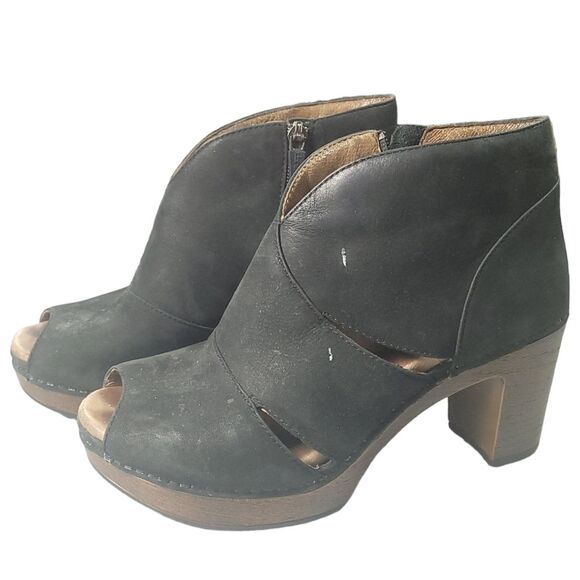 Dansko Delphina Ankle Bootie Black Suede Womens 6.5-7 - Picture 1 of 12